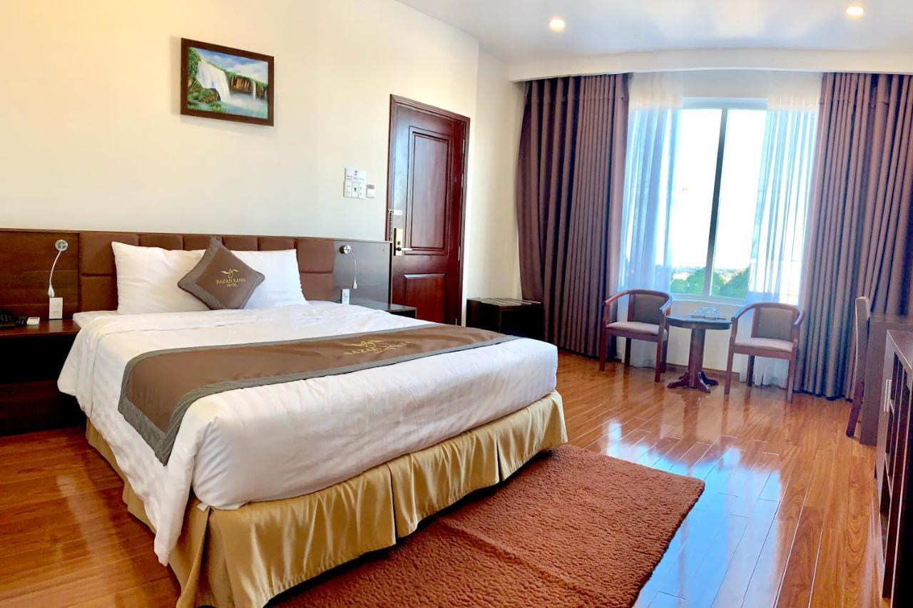 Bazan Xanh Hotel Buon Ma Thuot Kültér fotó